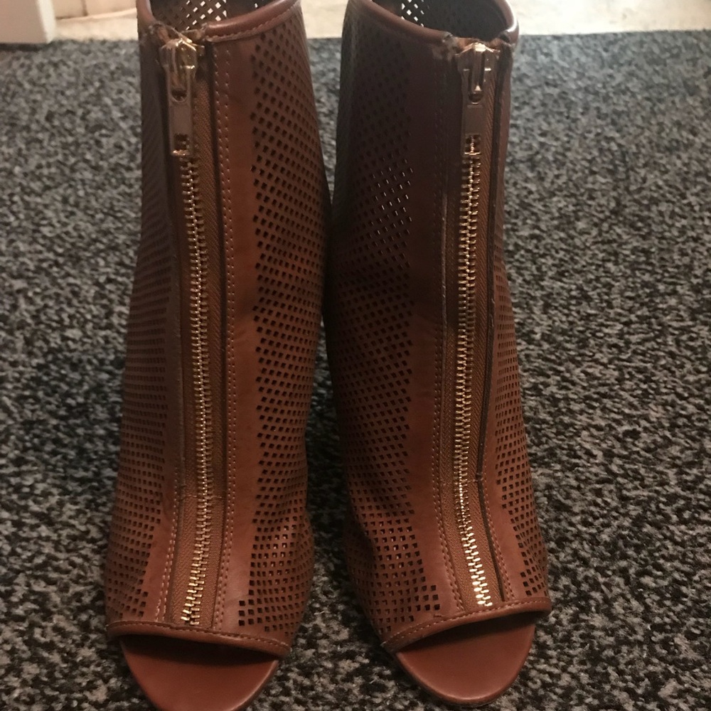 Peep toe heels